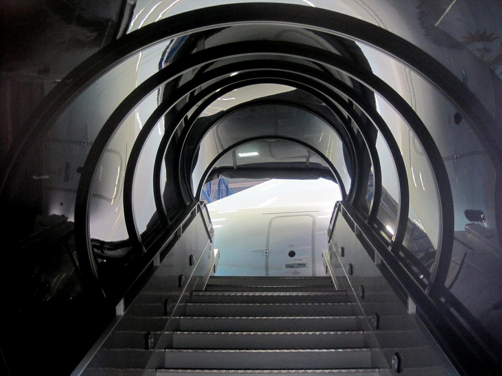 escalator 173136 1920