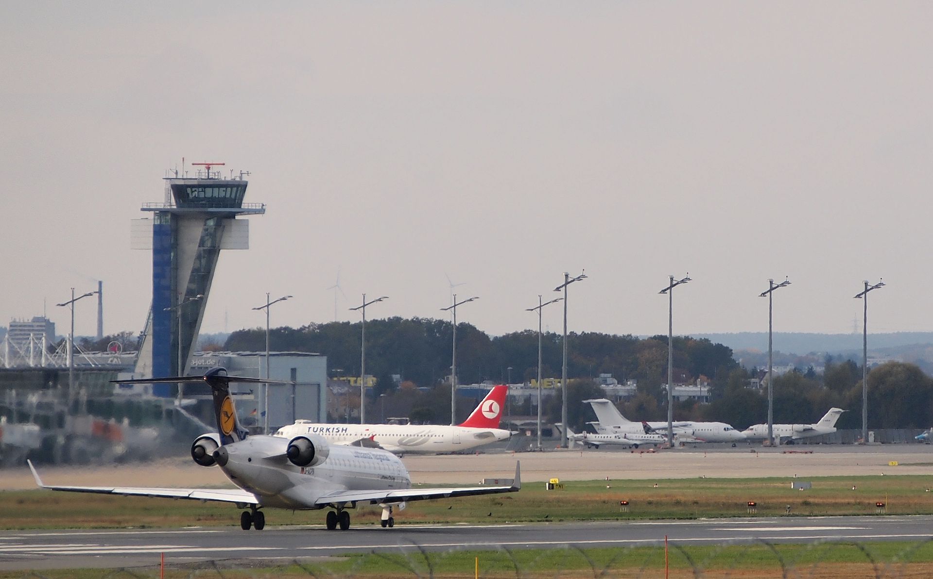 CRJ700 during takeoff at Nuremberg Airport
